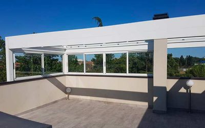 Fornitura e montaggio pergola bioclimatica WaterProof Sunroom in  attico a Modena